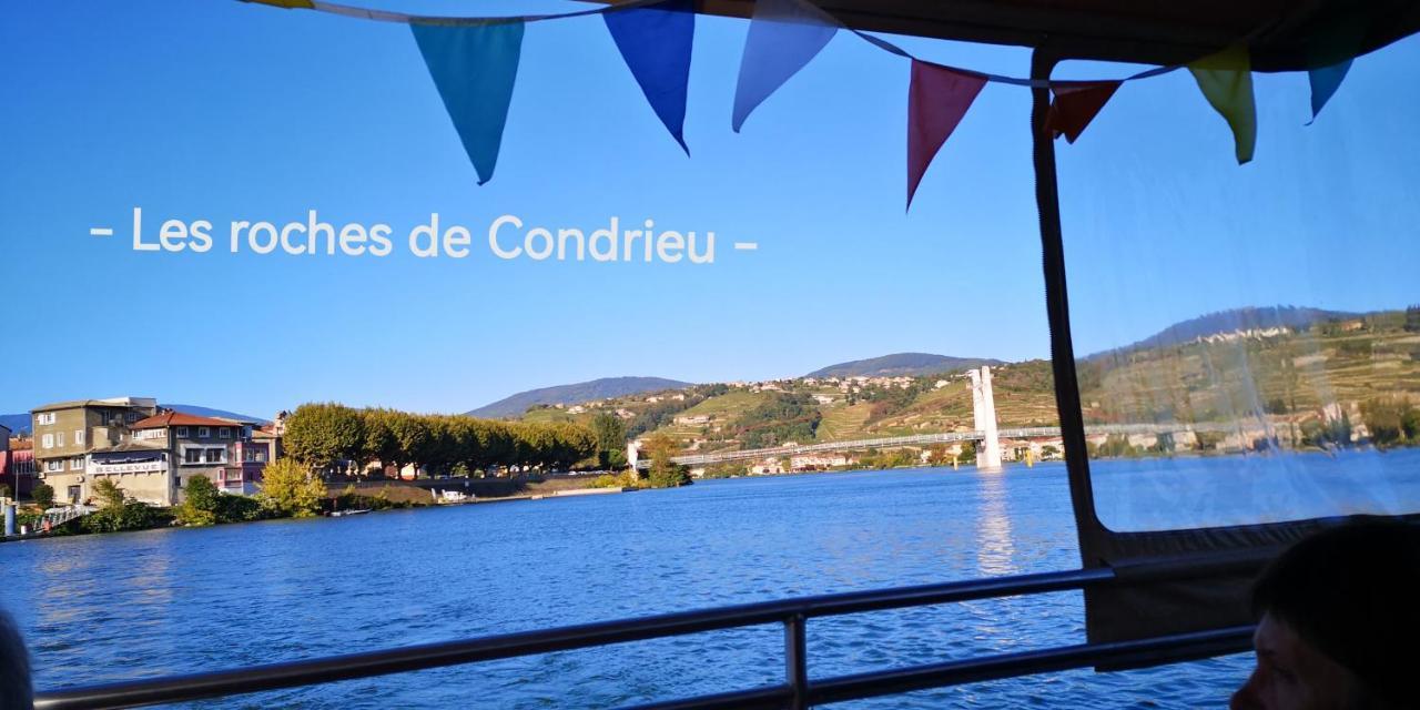 Comme A La Maison Clonas-sur-Vareze ภายนอก รูปภาพ