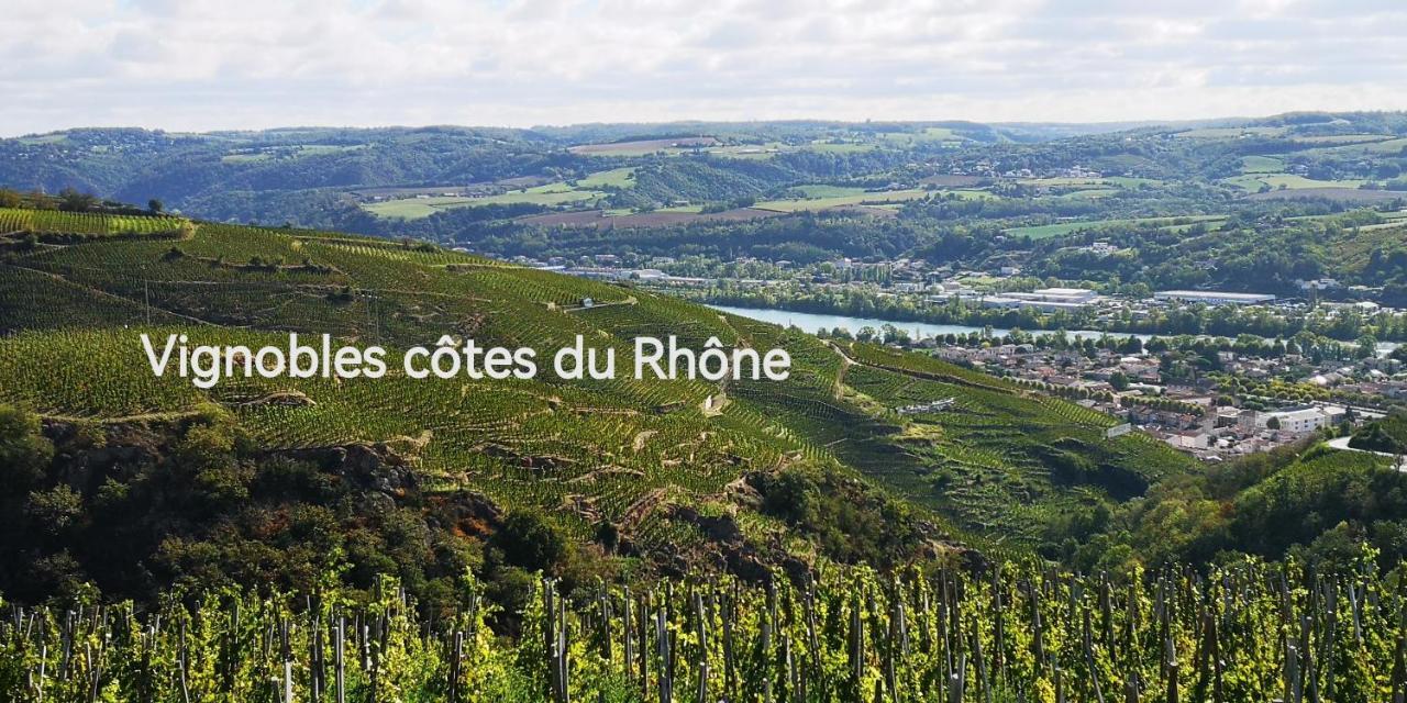 Comme A La Maison Clonas-sur-Vareze ภายนอก รูปภาพ