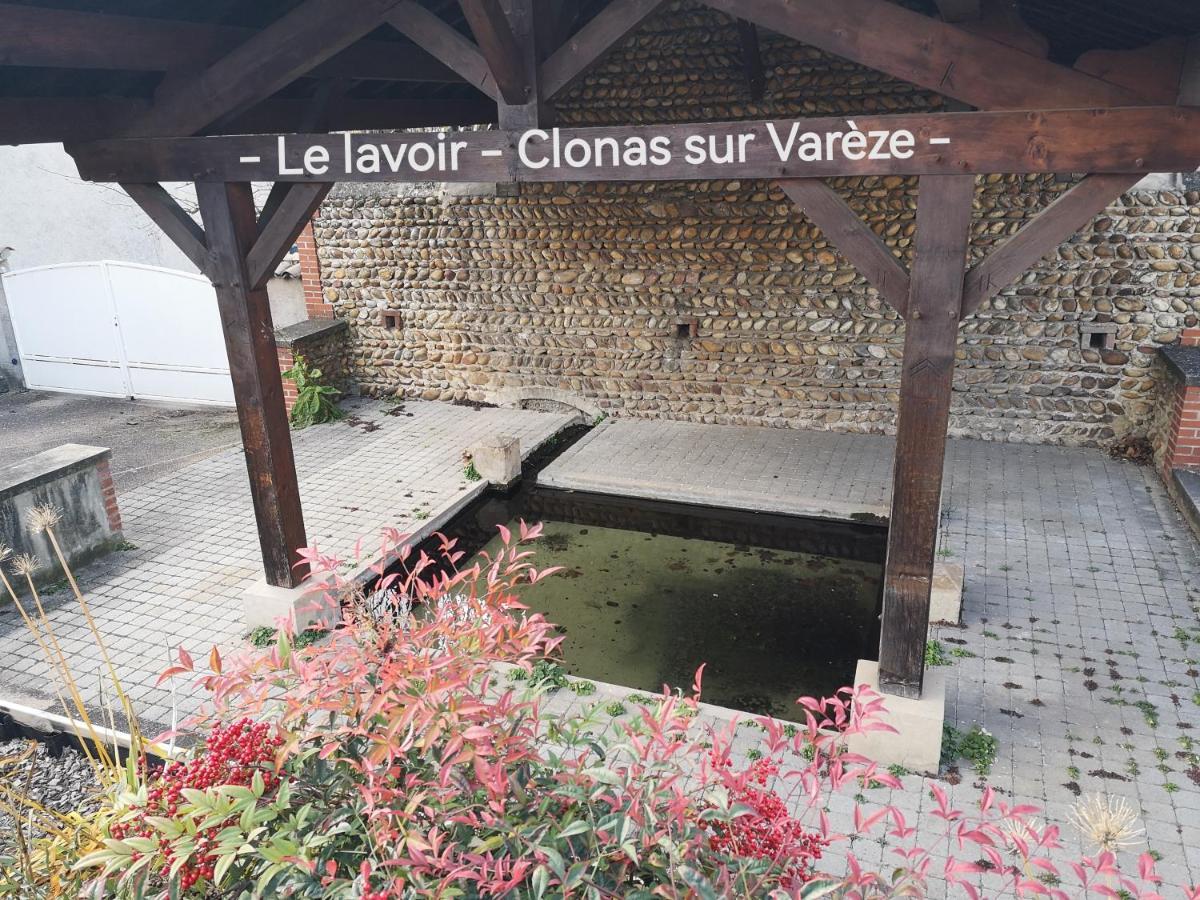Comme A La Maison Clonas-sur-Vareze ภายนอก รูปภาพ